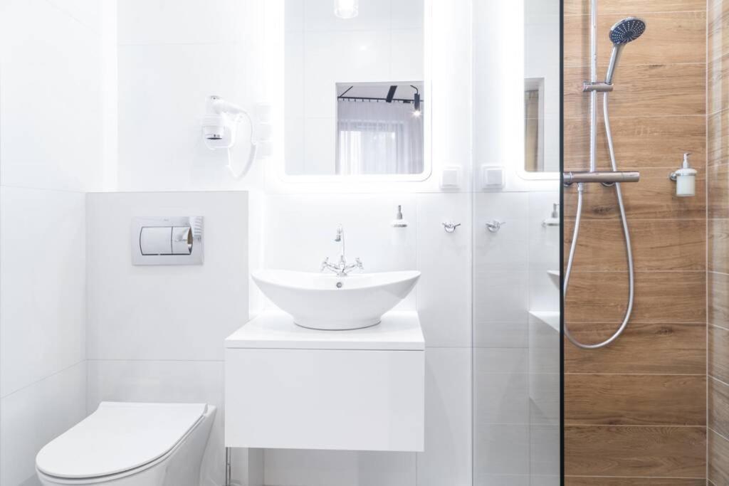 Househost Apartment: Miodowa 42/8B Street Краків Екстер'єр фото